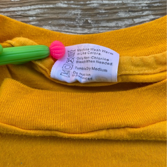 Vintage 1987 yellow t-shirt, Im Fast, swim team, size Large - Picture 8 of 9